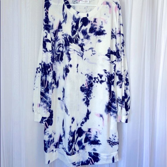 NWOT “FIRST LOVE” SWEATER DRESS - Picture 4 of 9